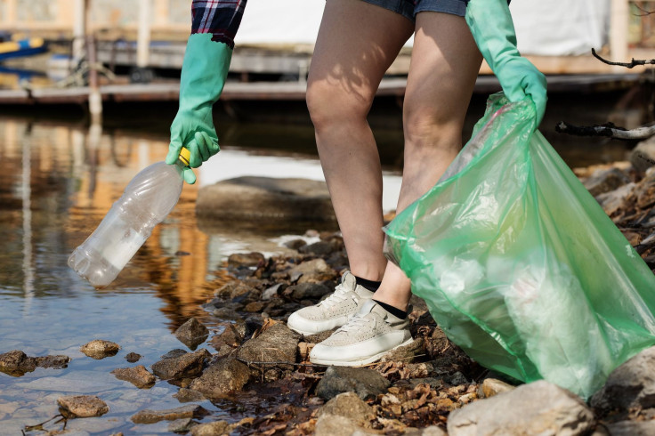 pollution, garbage [representation image]