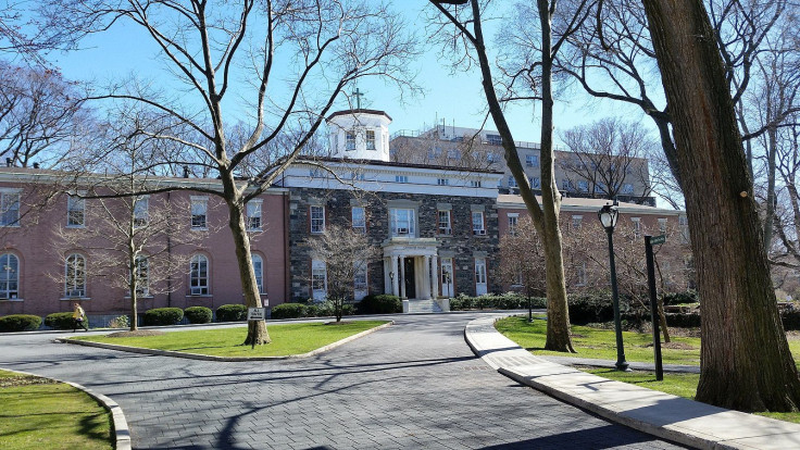 Administration_building_Fordham_University