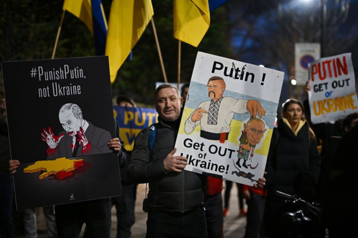 Ukrainians demonstrate outside the Russian Embassy