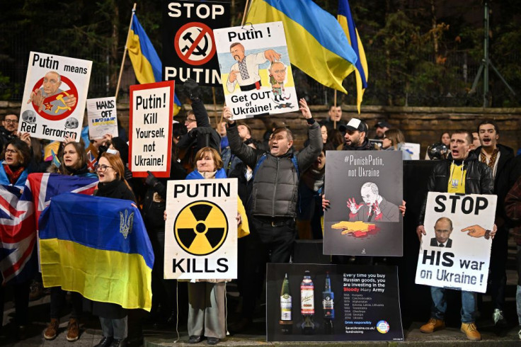 Ukrainians demonstrate outside the Russian Embassy 