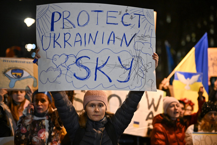 People demonstrate in support of Ukraine