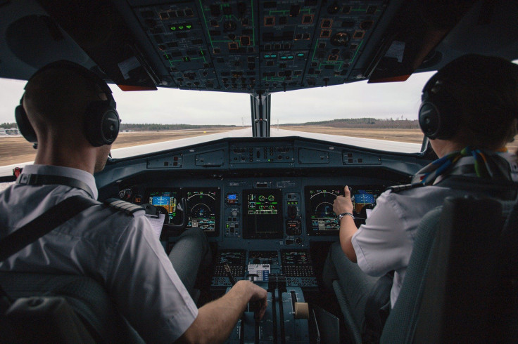 cockpit-gb600bd42a_1920