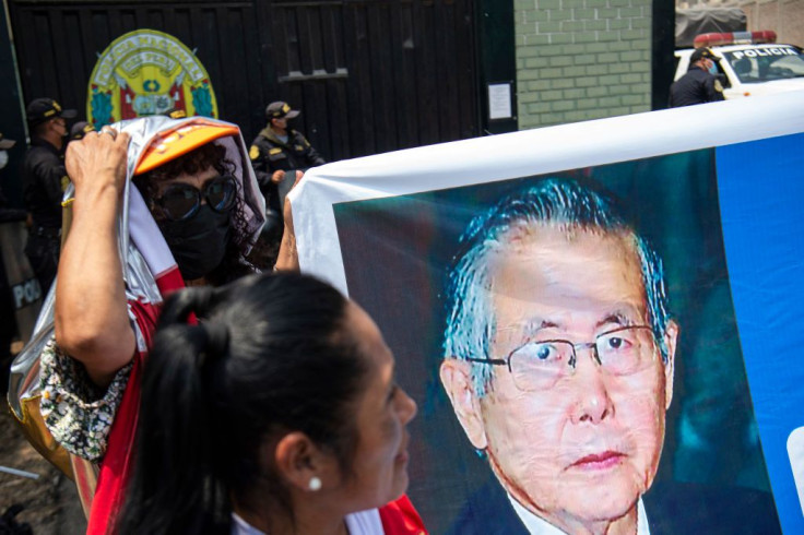 Supporters of former Peruvian President Alberto Fujimori