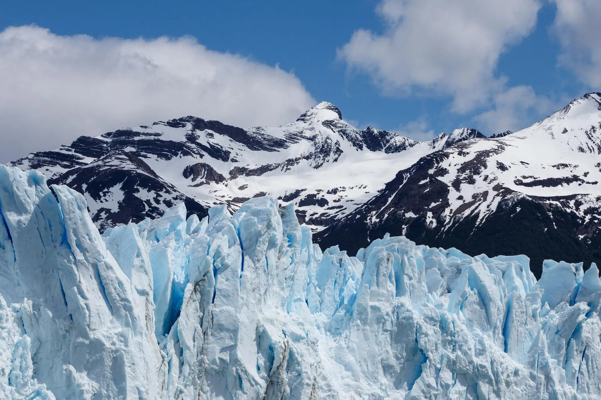 Chile Bans Hikers From Patagonia's Glacier Over Climate Change - Vimarsana News