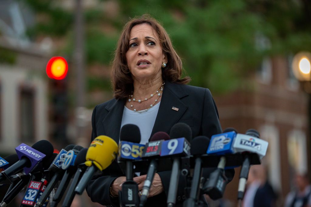 Hours Before Title 42 Ends, Migrant Bus Arrives At Kamala Harris' Doorstep