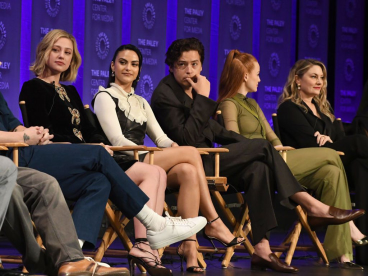 Lili Reinhart, Camila Mendes, Cole Sprouse, Madelaine Petsch and Mädchen Amick 