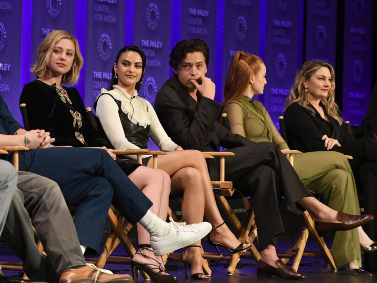 Lili Reinhart, Camila Mendes, Cole Sprouse, Madelaine Petsch and Mädchen Amick