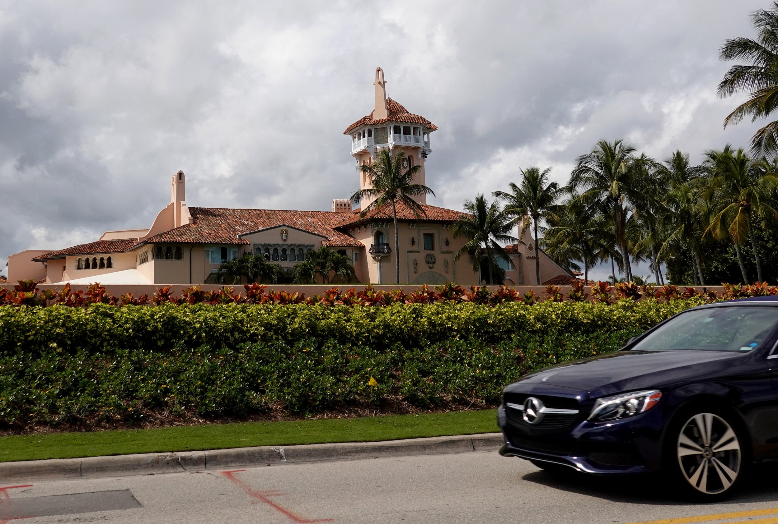 Mar A Lago Raided As Fbi Executes Search Warrant In Trumps Florida