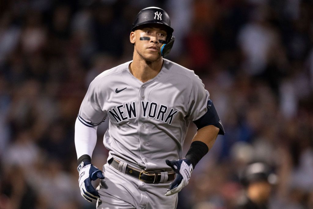 Aaron Judge Slams The Gavel And Signs With The Bronx Bombers