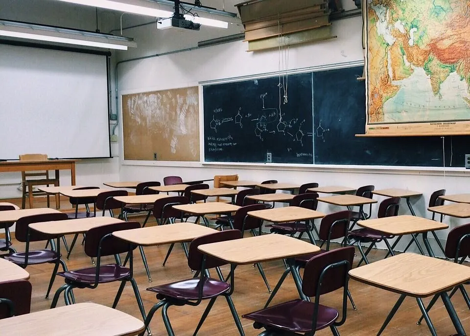 Chronical Absenteeism From School Among Latinos Skyrockets During COVID Pandemic - Vimarsana News