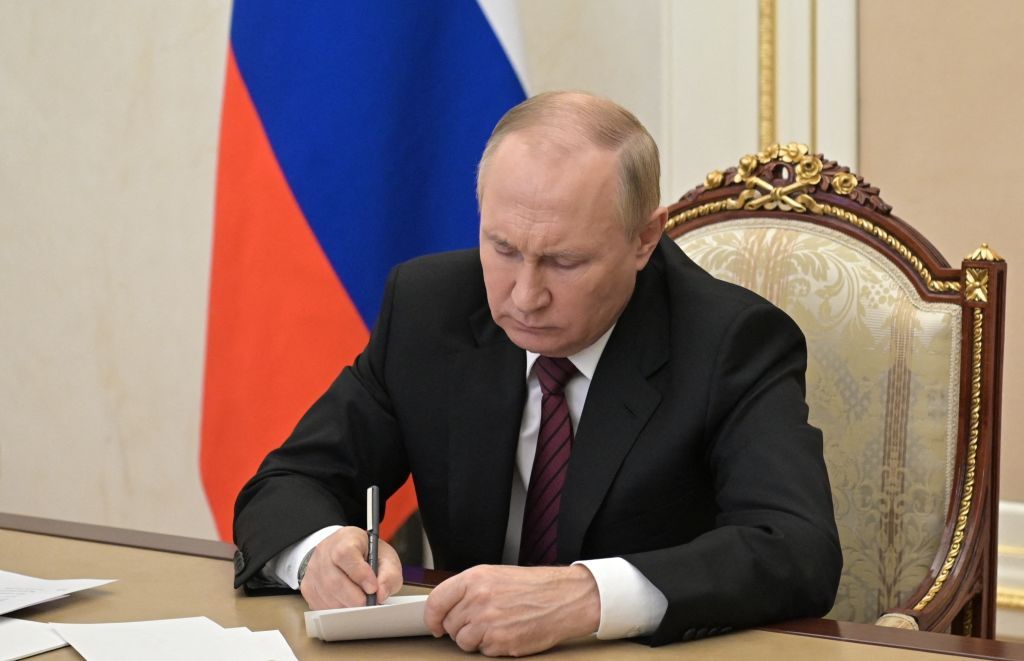 New Video Released By Russia Shows Vladimir Putin With ‘iv Marks On