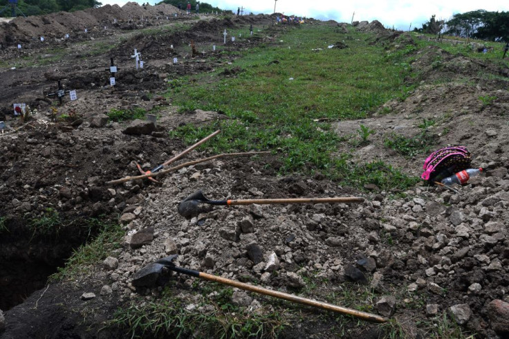 View of shovels, bars and pickaxes