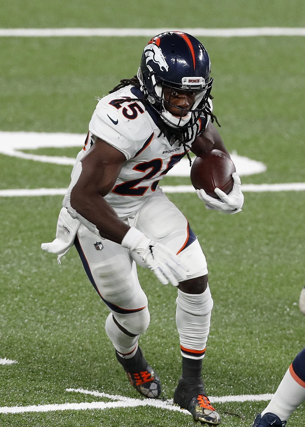 TENvsDEN: Melvin Gordon's first touch as a Bronco