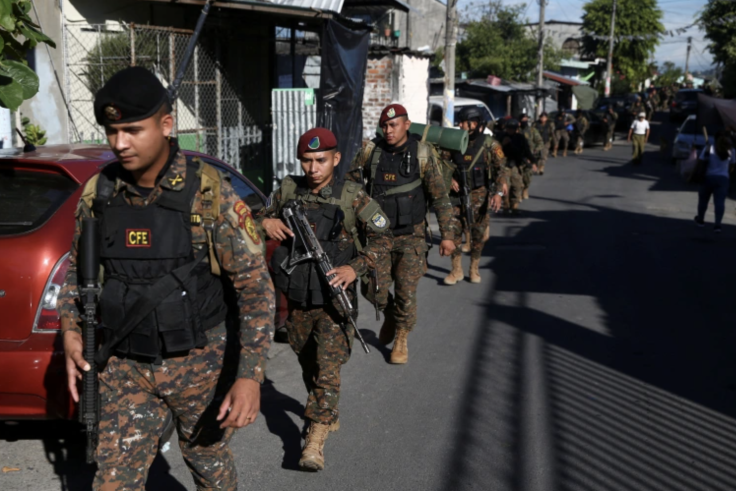 El Salvador troops