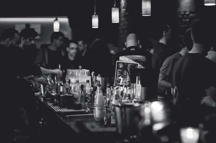 bar-463476_960_720