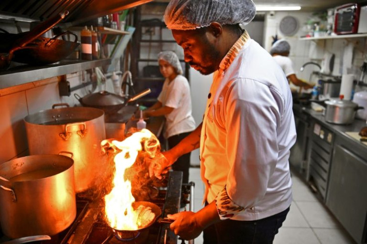 the-black-brazilian-chef-vladimir-reis-cooks-in