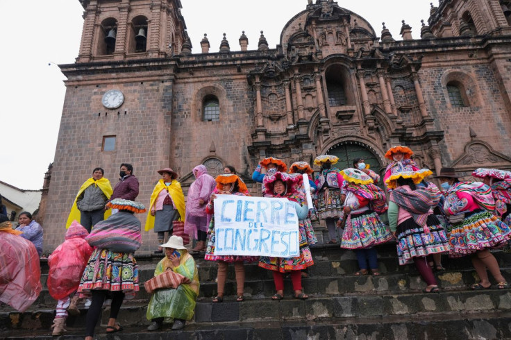 Demonstrations demanding dissolution of Peru's Congress