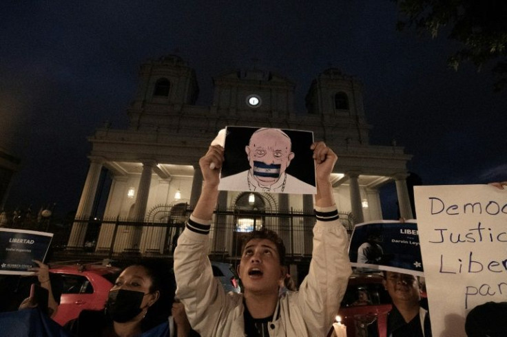 Nicaraguans demonstrate in front of the cathedral