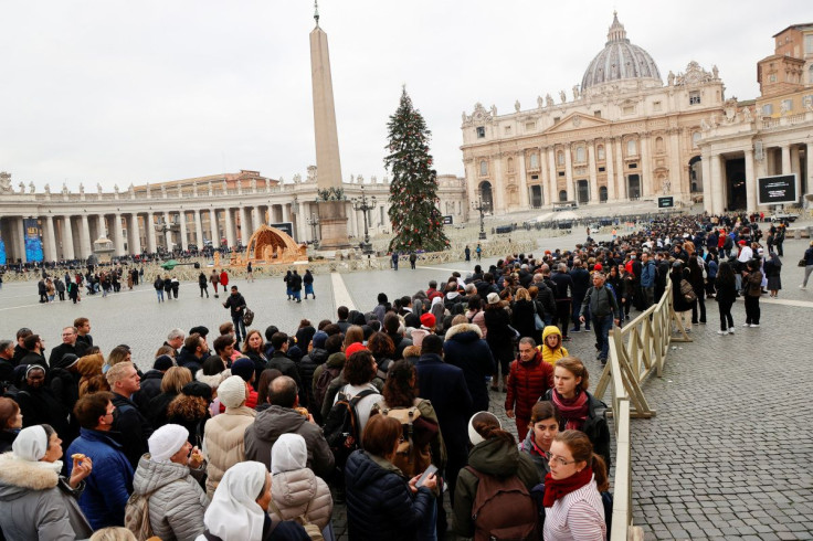Faithful pay homage to former Pope Benedict in St. Peter's Basilica