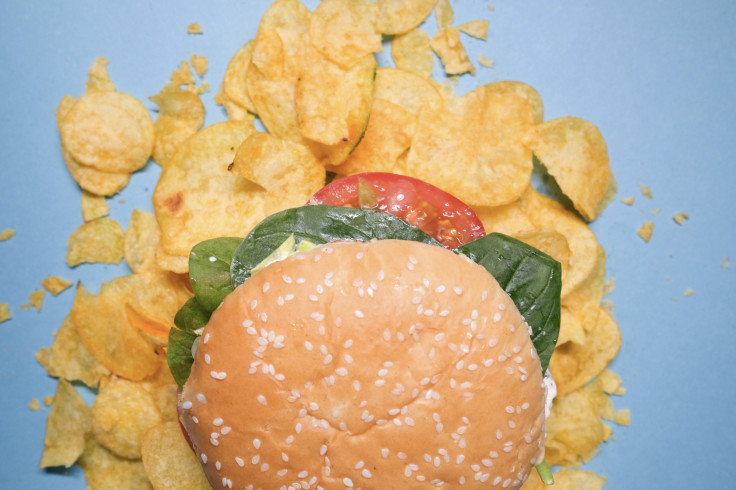 Hamburger and chips.