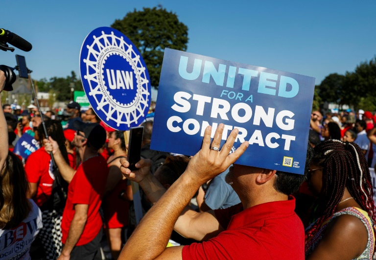 us-auto-workers-union-launches-historic-strike-on-detroit-s-big-three