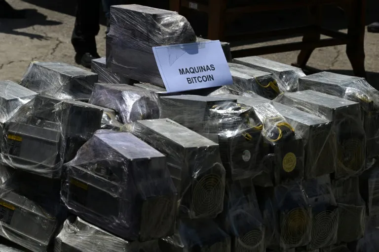 Bitcoin Machines, Rocket-Launchers Seized In a Raid of Gang-Controlled Venezuelan Prison - Vimarsana News