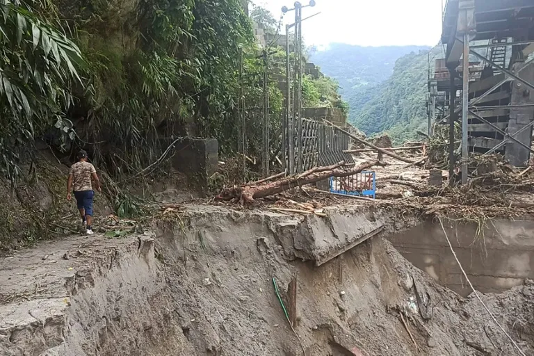 Indian Flood Toll Up To 77 As Waters Recede - Vimarsana News