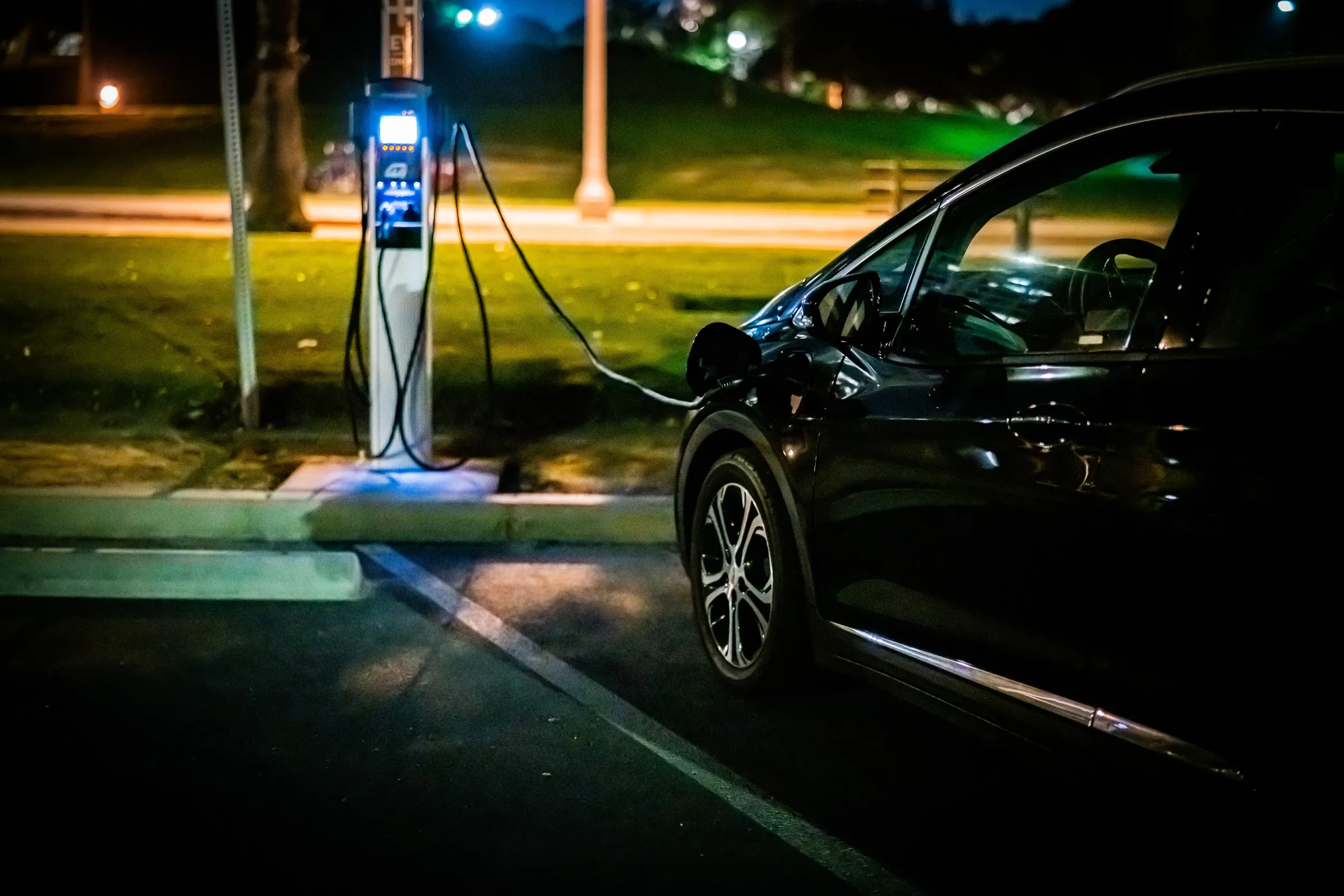 Less Than Half of Hispanics Have Heard About Federal EV Tax Credits, According to a New Poll - Vimarsana News