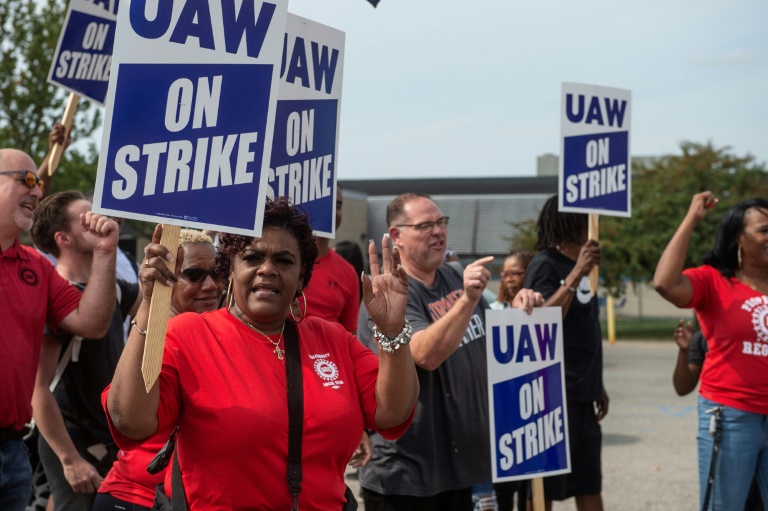 US Auto Union Halts Work At Stellantis Plant, Expanding Strike