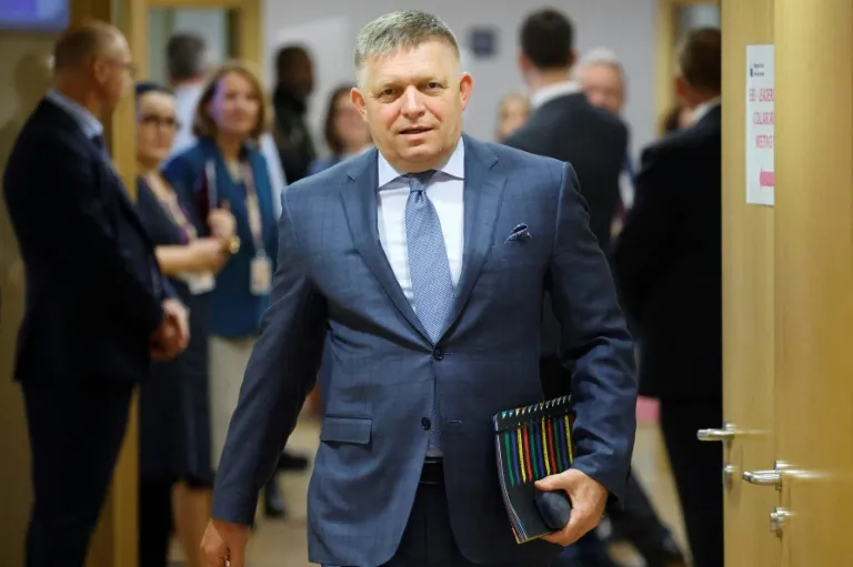 Slovakia Says 'Informed' EU It's Halting Military Aid To Ukraine - Vimarsana News