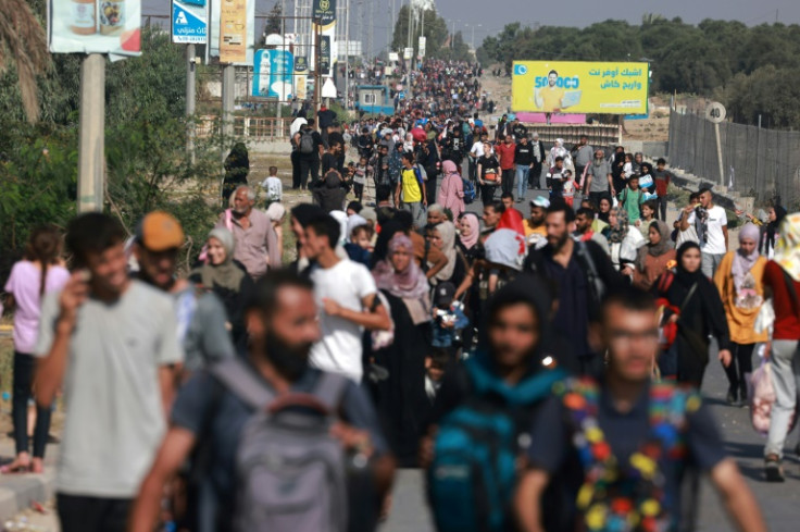 Palestinians flee Gaza City toward the south
