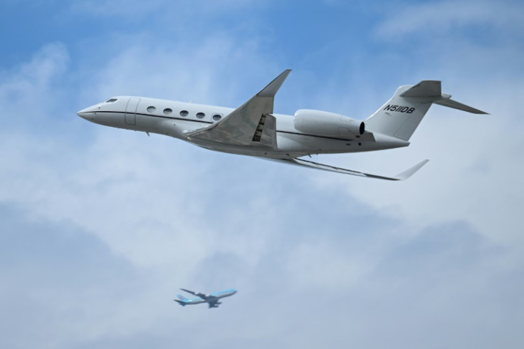 A Gulfstream G650 private jet takes off from Los Angeles