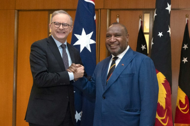 PNG PM James Marape (R) meets Australian PM Anthony Albanese