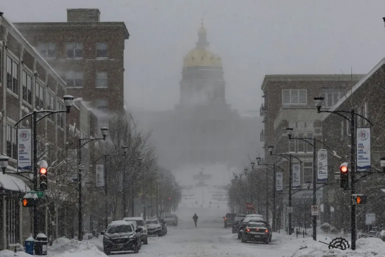 Iowa Caucus's Turnout Could be Impacted by Freezing Temperatures Across the State - Vimarsana News