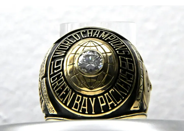 Put Your Rings on the Table: The Latinos With the Most Super Bowl Rings in NFL History - Vimarsana News