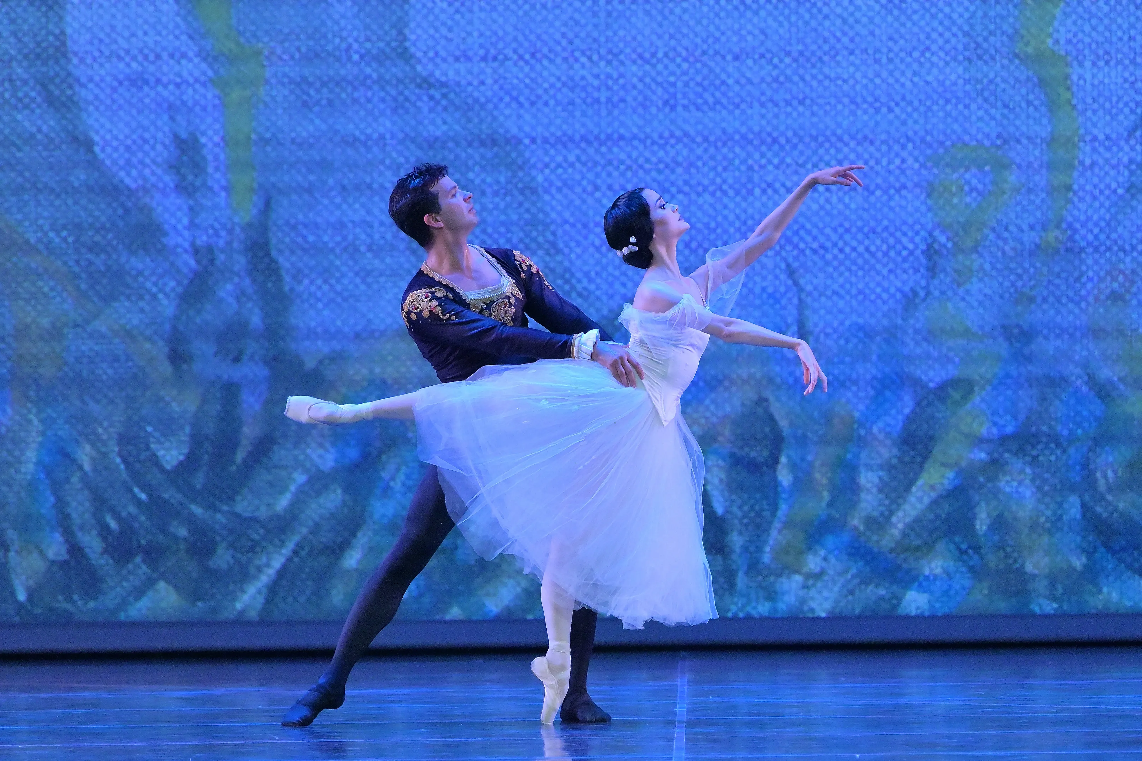 How Cuban Ballet is Helping Latinos Preserve Their History in Miami's Hispanic Cultural Arts Center - Vimarsana News
