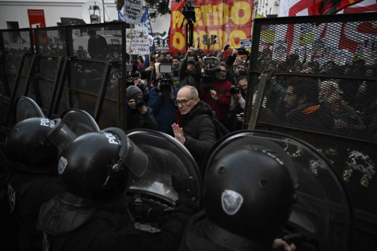Argentina_demonstrators