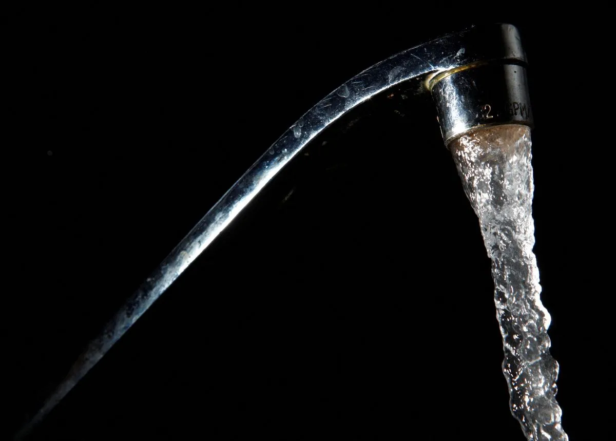 A Latino community in New Mexico is grappling with undrinkable water; residents are demanding action - Vimarsana News