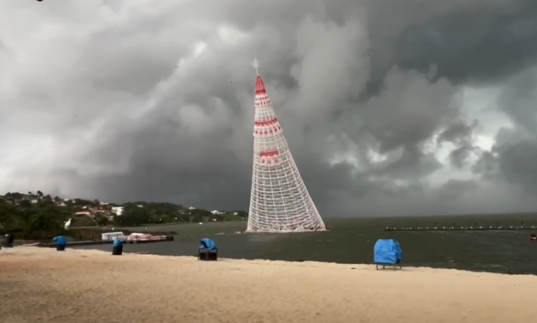 Giant Christmas Tree Kills Worker In Brazil After Collapsing During Storm