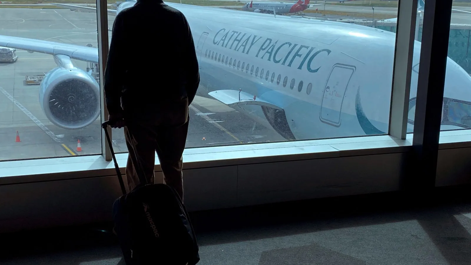 Pilot Turns Plane Around Mid-Flight After Passenger Goes on Rampage, Assaults Fellow Fliers