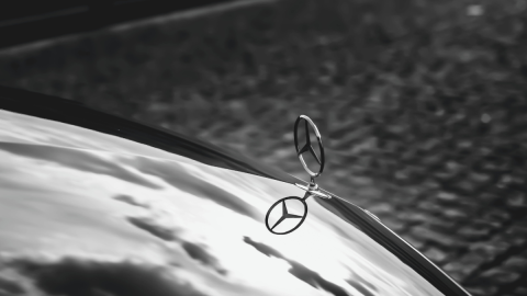 Mercedes Bows to Trump’s Tariffs, Moves Car Production to Alabama.