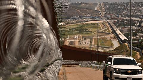 Border Patrol vehicle between San Diego and Tijuana