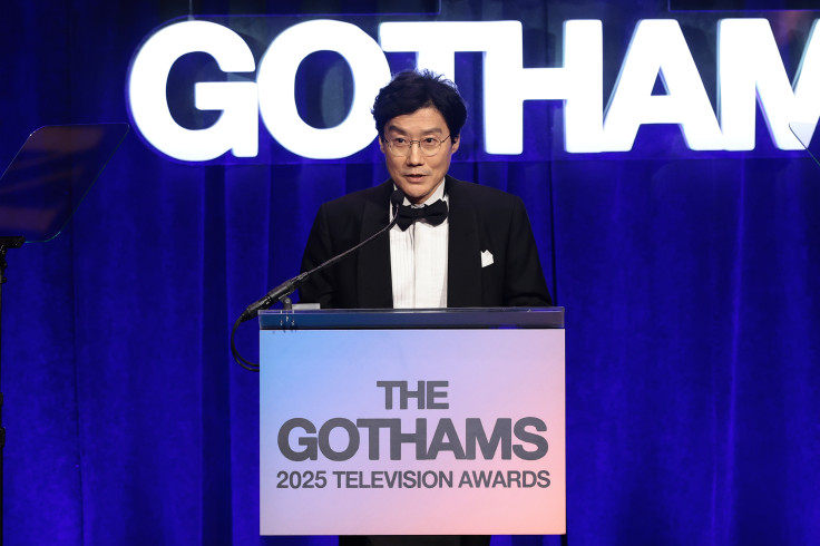 Hwang Dong-hyuk accepts Gotham Creator Tribute award for "Squid Game"