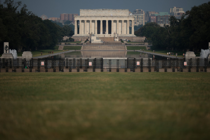 Washington prepares for military parade