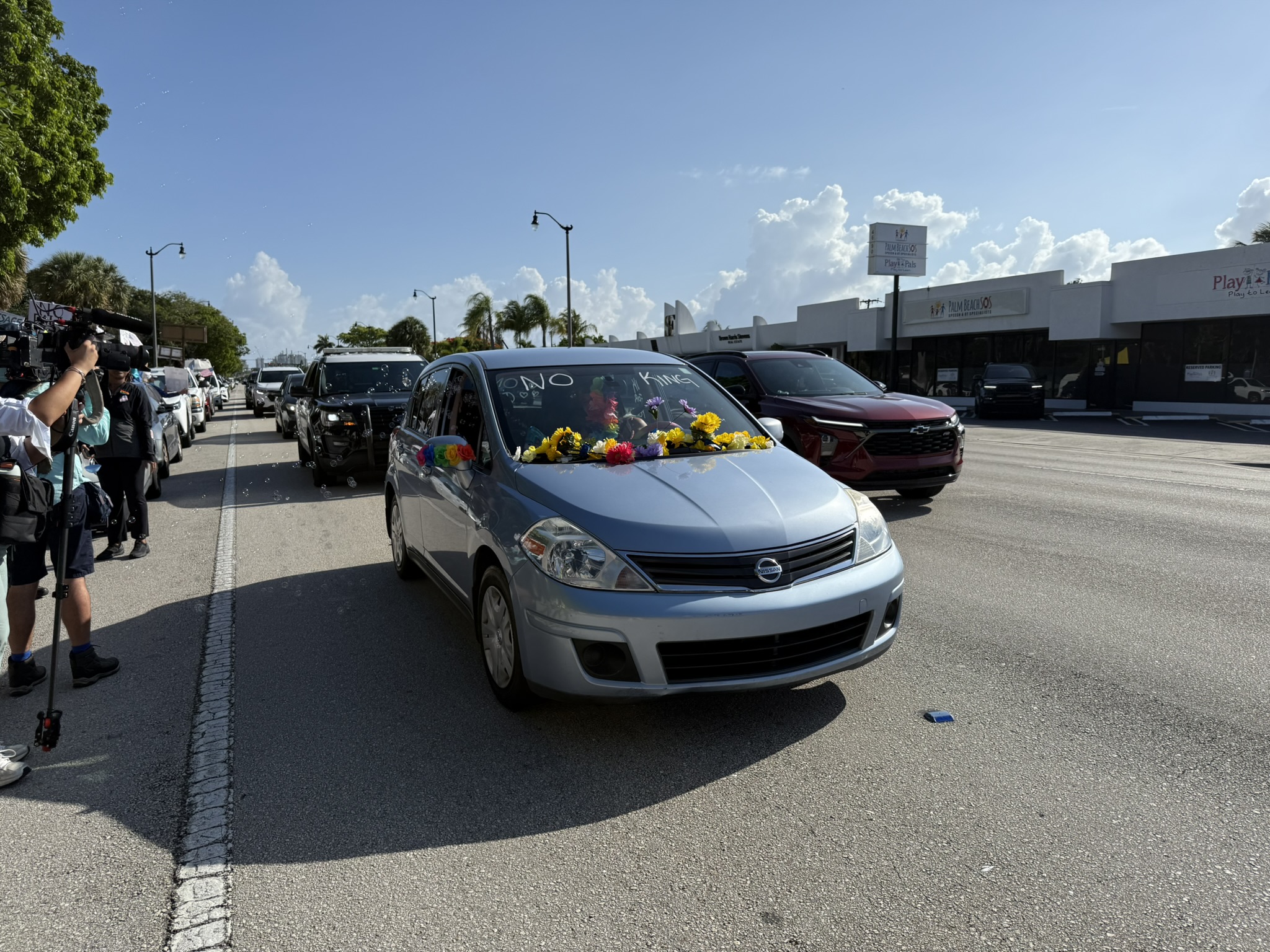 No Kings protest in Palm Beach Mar-a-lago No Kings protest in Palm Beach Mar-a-lago