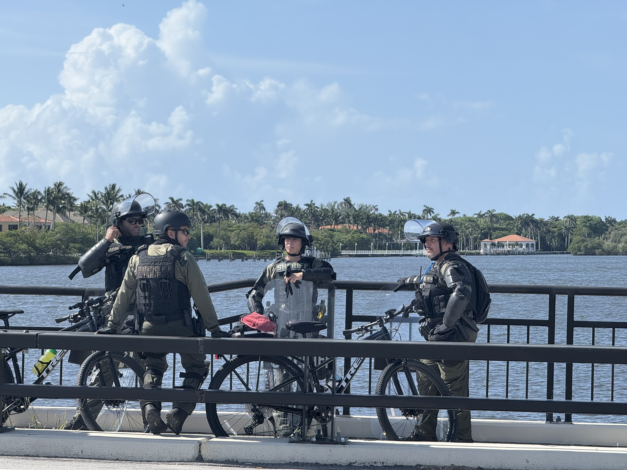 No Kings protest in Palm Beach Mar-a-lago No Kings protest in Palm Beach Mar-a-lago