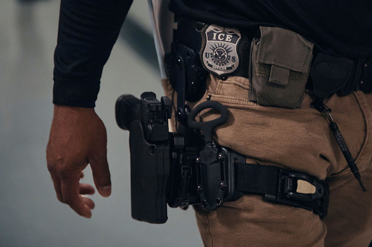Federal agent at NYC immigration hearing