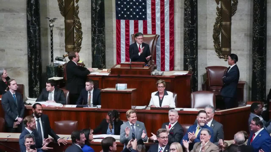 37 Democrats Break Ranks, Join GOP to Back Immigrant Deportation Bill