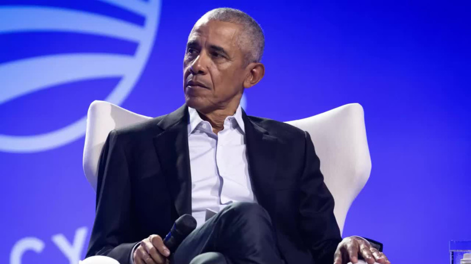 Obama Rebukes Trump’s ‘Treason’ Claim as ‘Ridiculous Distraction’