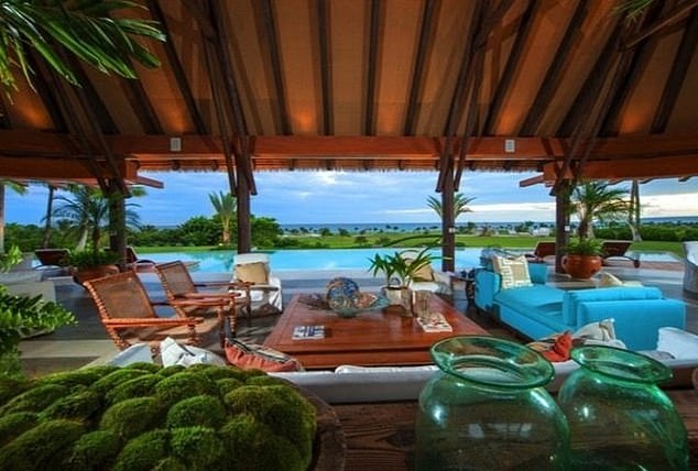 villa la caracola patio